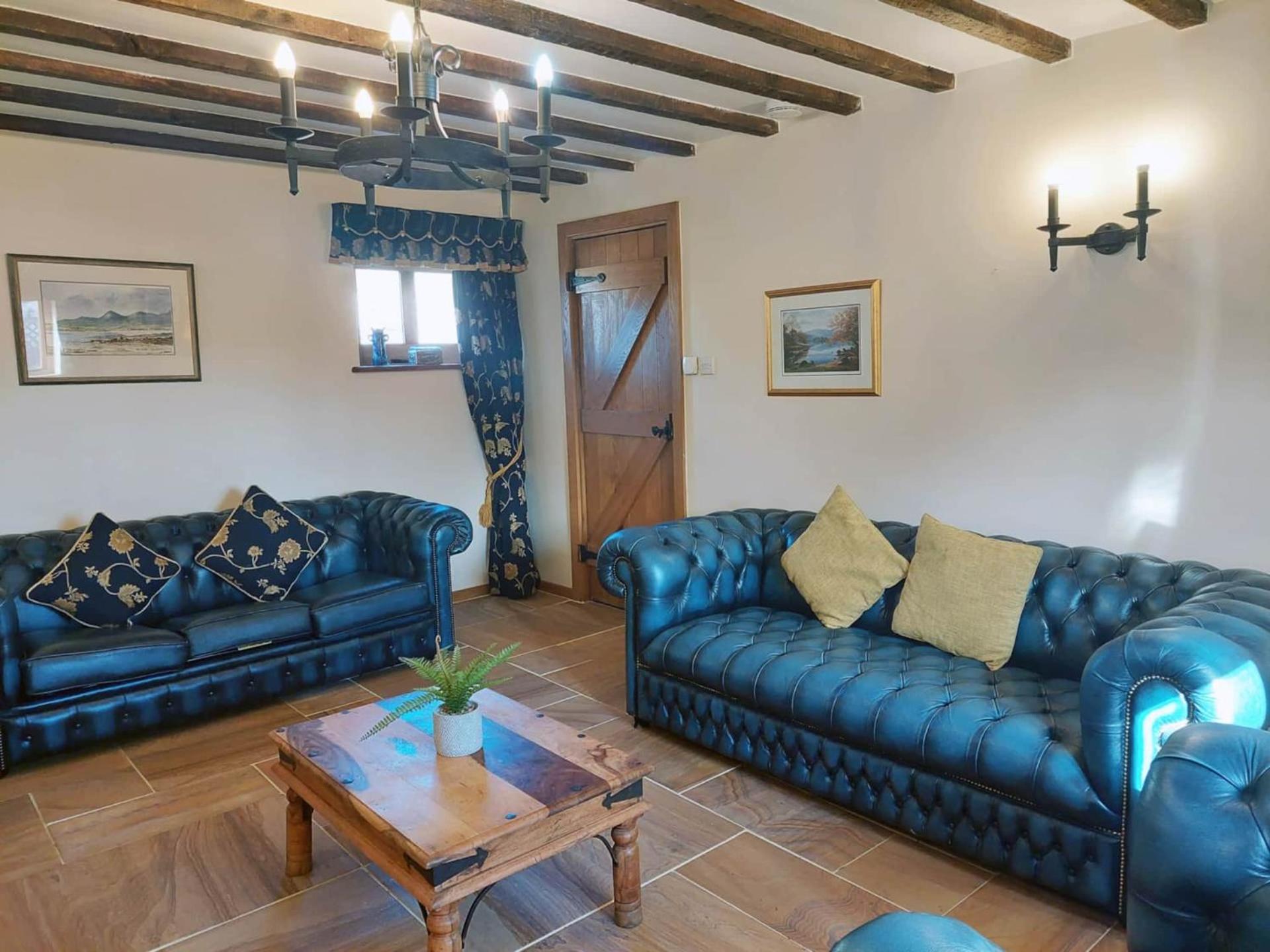 Вилла The Old Mill Barn With Hot Tub And Private Use Of Heated Pool Уиррал Экстерьер фото