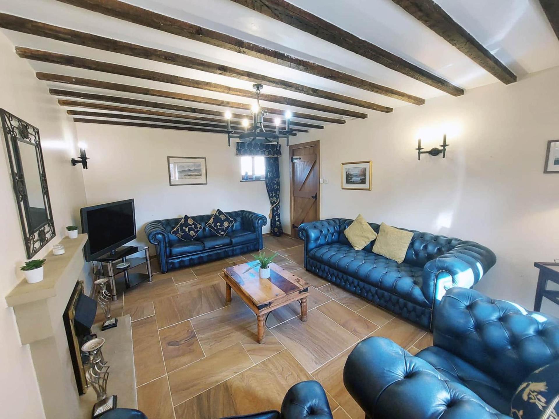 Вилла The Old Mill Barn With Hot Tub And Private Use Of Heated Pool Уиррал Экстерьер фото